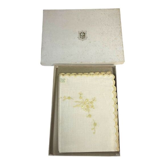 Miller & Rhoads Embroidered Linen Tea Towel Vtg Kitchen set 2 Original Box READ - Picture 1 of 13